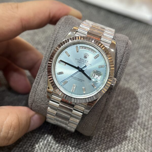 Đồng Hồ Rolex Day-Date 228236 Ice Blue Cọc Đính Đá GM Factory 40mm (1)