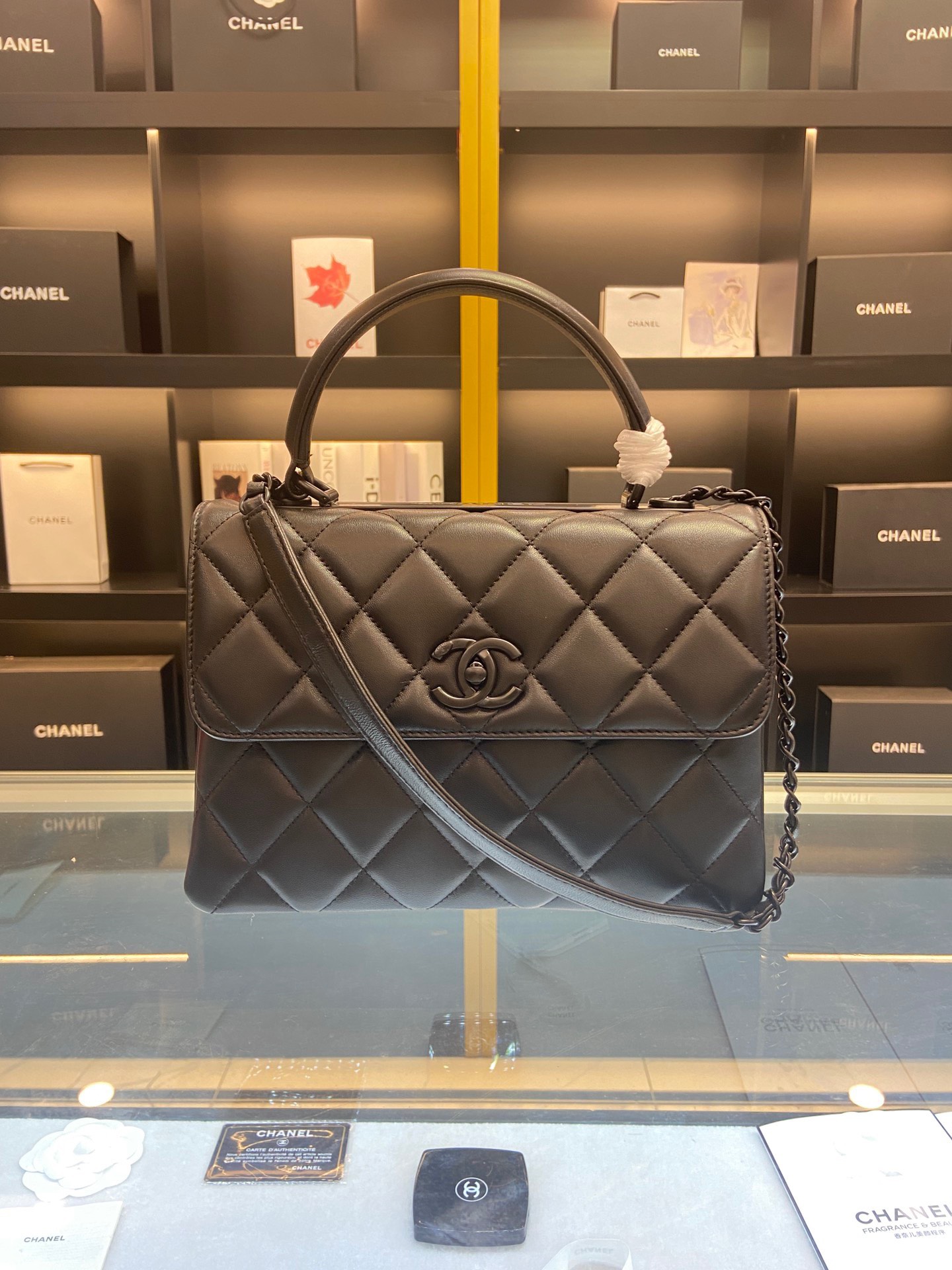 Túi xách Chanel Classic White Caviar Medium Double Flap Bag