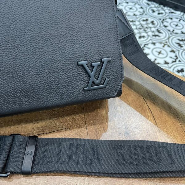 Túi Đeo Chéo Nam Louis Vuitton LV Monogram District Màu Đen Rep 11 24x16x6cm (2)