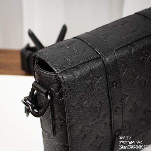 Túi Louis Vuitton LV Trunk Messenger Vân Chìm Nam Replica Cao Cấp 24x18x6cm (2)