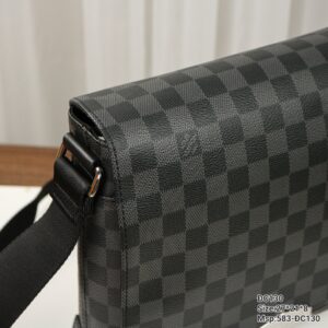 Túi Nam Louis Vuitton LV District Damier Messenger Bag Màu Đen 27x21x8cm (2)