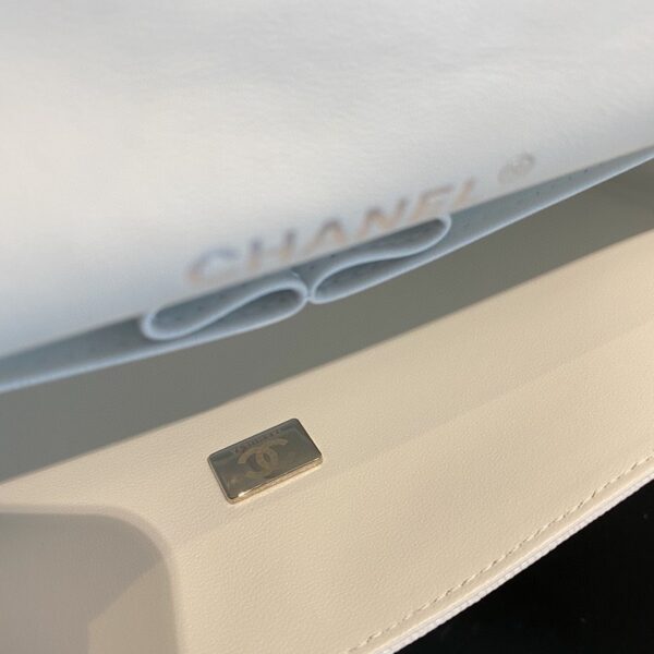 Túi Chanel Classic Replica 11 Chất Da Hạt Màu Trắng Khóa Bạc 25cm (2)