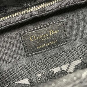 Túi Xách Dior Lady Họa Tiết Ren Hoa Nữ Màu Đen Rep 11 Cao Cấp 24cm (2)