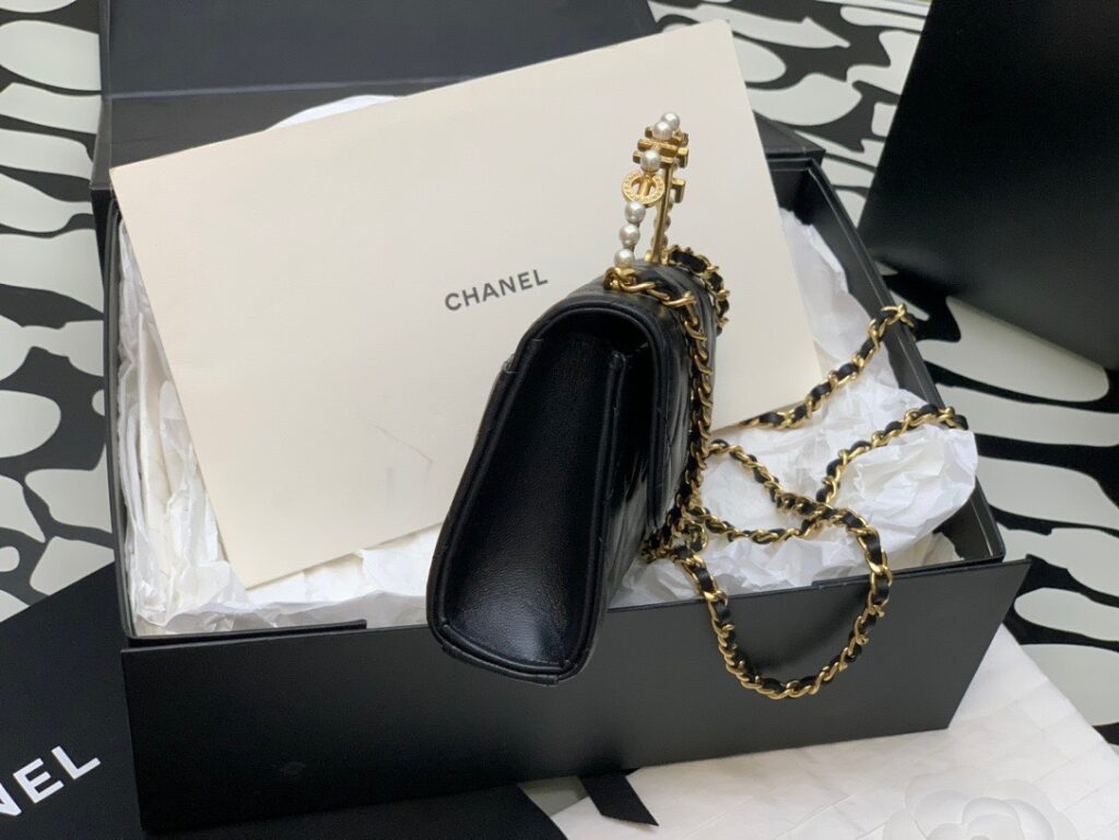 Túi Xách Hàng Hiệu Chanel Woc Quai Đính Ngọc Trai Like Auth Màu Đen 19cm (2)
