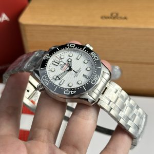 Đồng Hồ Omega Seamaster Diver 300m Co-Axial Chế Tác