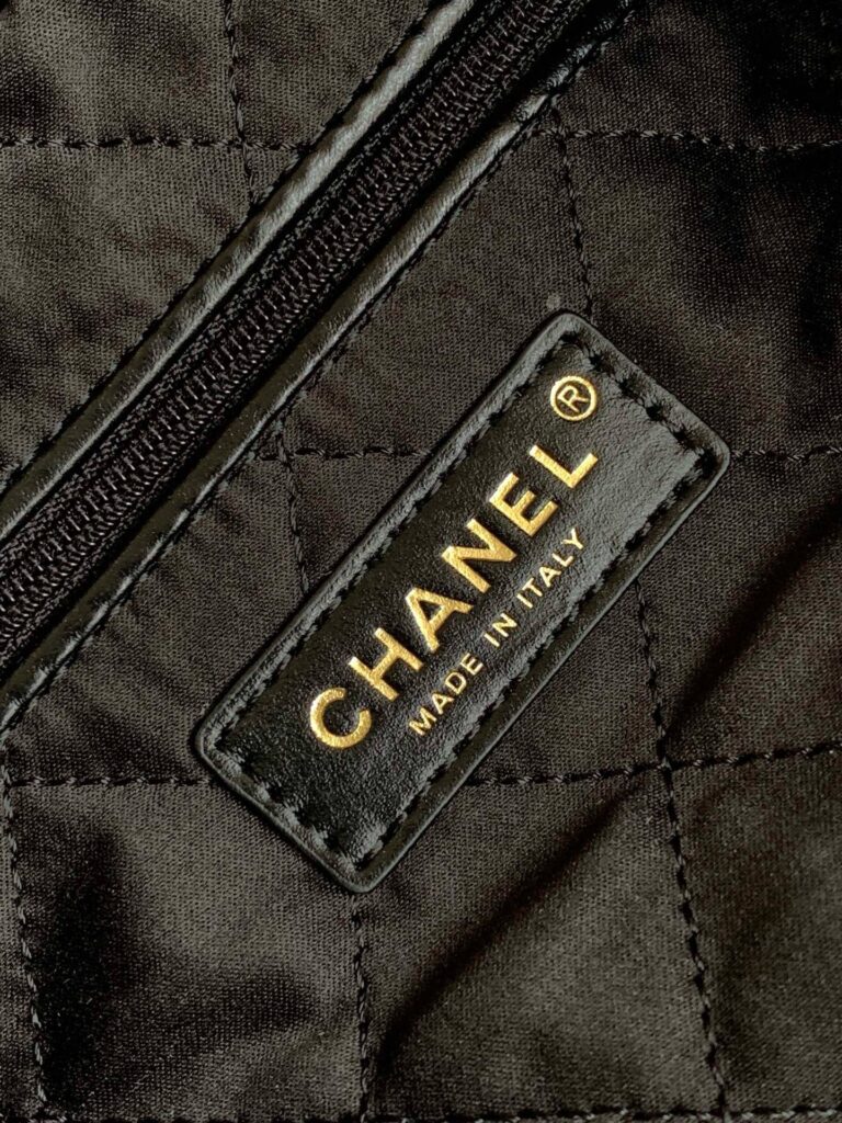 Túi Xách Chanel 22 Shopping Siêu Cấp Chất Da Mịn Màu Đen 35cm (2)