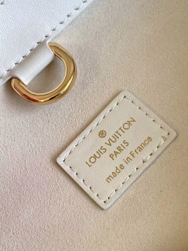 Túi Xách Louis Vuitton LV Lock It MM Nữ Màu Trắng Siêu Cấp 36x29cm (2)