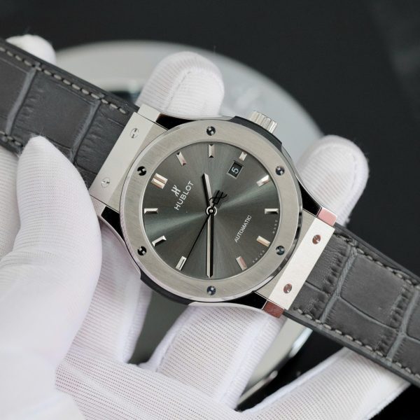 Đồng Hồ Hublot Nam Rep 11 Classic Fusion Titanium Màu Xám JJF 2024 42mm