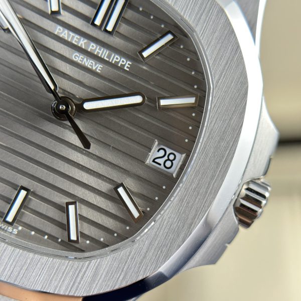 Đồng Hồ Patek Philippe Nautilus 5711 Replica 11 Dây Da Đen Nhà Máy 3K (8)