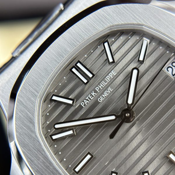 Đồng Hồ Patek Philippe Nautilus 5711 Replica 11 Dây Da Đen Nhà Máy 3K (9)