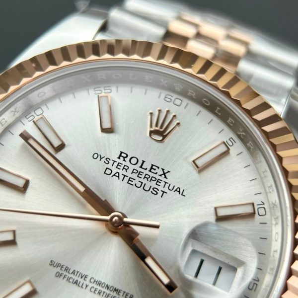 Đồng Hồ Rolex DateJust 126331 Mặt Xám Bạc Chải Tia Nhà Máy Clean