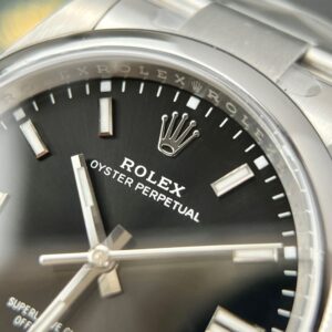 Dong-ho-rolex-oyster-perpetual-126000-mat-so-den-nha-may-clean-36mm (2)
