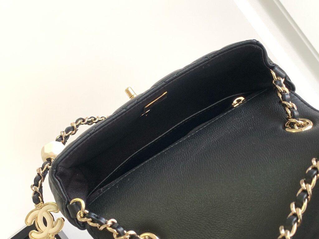 Túi Xách Chanel Dây Xích Charm Nữ Siêu Cấp Màu Đen 17cm (2)