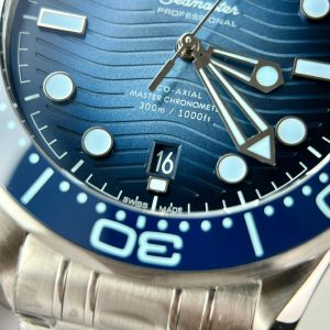 Đồng Hồ Omega Seamaster Diver 300m 75th Anniversary Summer Blue (2)