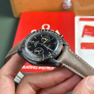 Đồng Hồ Omega Speedmaster Dark Side Of The Moon Vỏ Gốm OMF 44mm (2)