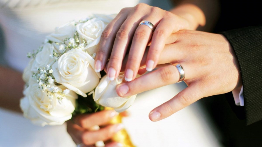 Nhẫn cưới đeo ngón tay nào