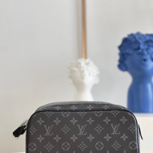 Túi Xách Louis Vuitton LV Dopp Kit Siêu Cấp Họa Tiết Monogram 28x15cm (2)