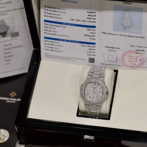 Đồng Hồ Patek Philippe Nautilus 5719 Chế Tác Full Kim Cương Moissanite