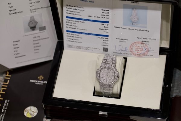 Đồng Hồ Patek Philippe Nautilus 5719 Chế Tác Full Kim Cương Moissanite