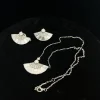 Set Vòng Cổ Và Bông Tai Nữ Garrard Chế Tác Xà Cừ Vàng Trắng 18K (2)