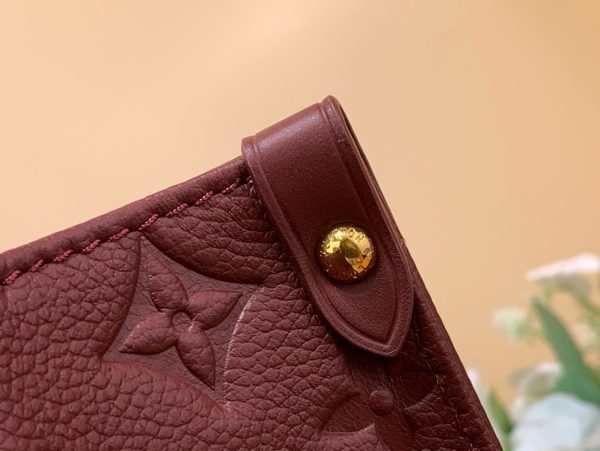 Túi Xách Louis Vuitton LV Onthego Like Auth Nữ Màu Đỏ Mận Size 35cm (2)
