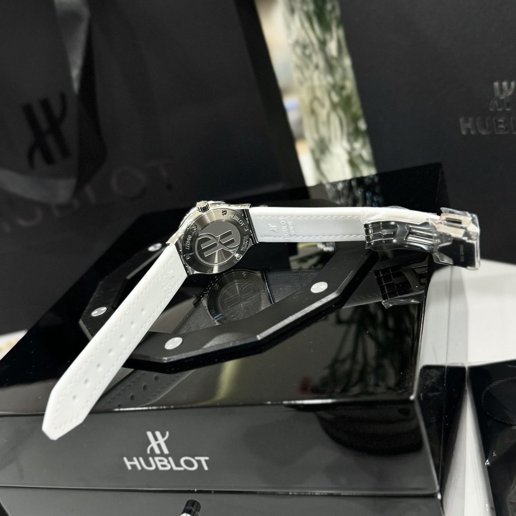 Đồng Hồ Hublot Classic Fusion Replica 11 Nữ Mặt Khảm Xà Cừ Màu Trắng 33mm (2)