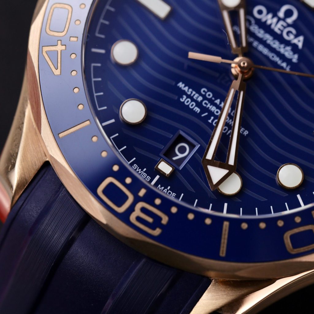 Đồng Hồ Omega Rep 11 Seamaster Diver 300M Vỏ Vàng Hồng Mặt Xanh Blue 42mm (2)