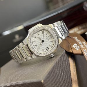 Đồng Hồ Patek Philippe Nữ Rep 11 Nautilus 7010 Mặt Trắng (2)