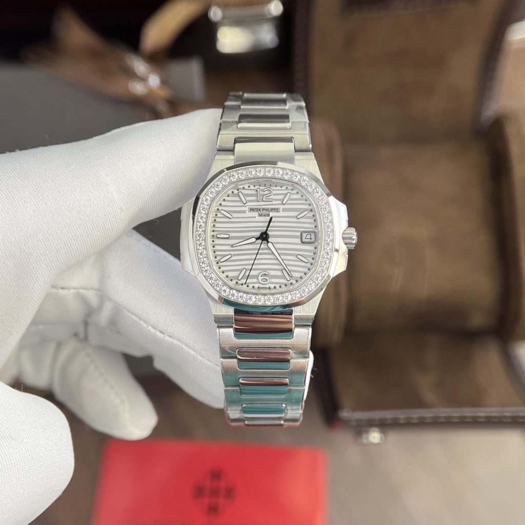 Đồng Hồ Patek Philippe Nữ Rep 11 Nautilus 7010 Mặt Trắng (2)