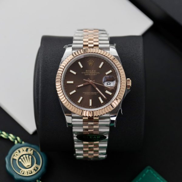 Đồng Hồ Rolex Datejust 126331 Replica Mặt Chocolate Cọc Dạ Quang Clean (2)