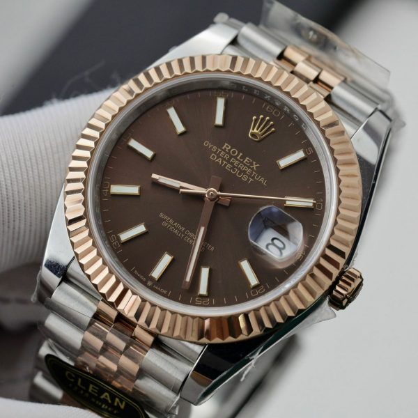 Đồng Hồ Rolex Datejust 126331 Replica Mặt Chocolate Cọc Dạ Quang Clean (2)