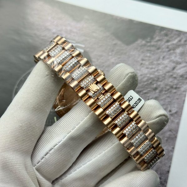 Đồng Hồ Rolex Day-Date 128345RBR Chế Tác Bọc Vàng Độ Moissanite Sapphire 40mm (3)