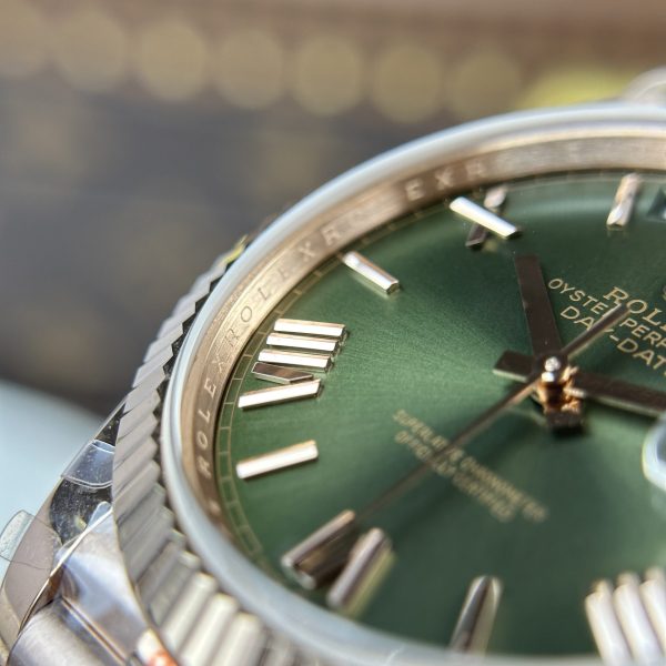 Đồng Hồ Rolex Day-Date 228235 Tinh Chỉnh 185gram Replica 11 Cọc Số La Mã Nhà Máy QF 40mm (2)