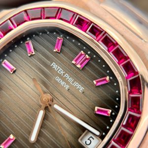 Đồng Hồ Patek Philippe Nautilus 5723 Bọc Vàng 18K Đá Ruby Đỏ