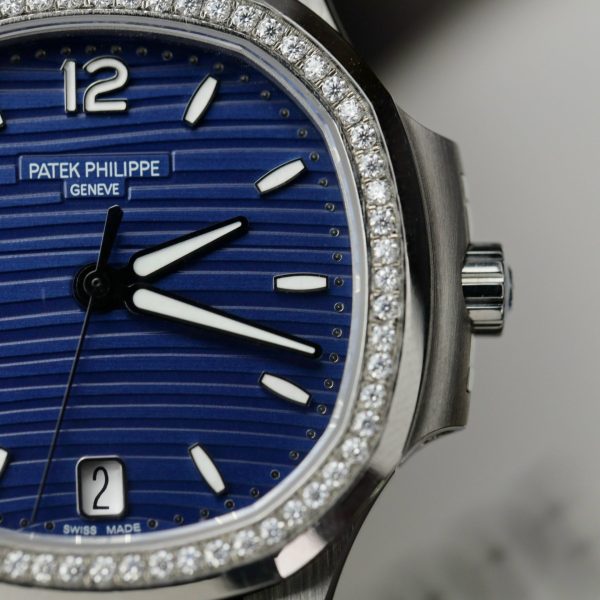 Đồng Hồ Patek Philippe Nautilus 7118 Nữ Đính Kim Cương