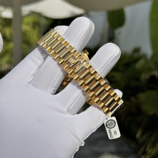 Đồng Hồ Rolex Day-Date Bọc Vàng Đính Moissanite Mặt Xanh Lá Cây GMF 40mm (1)