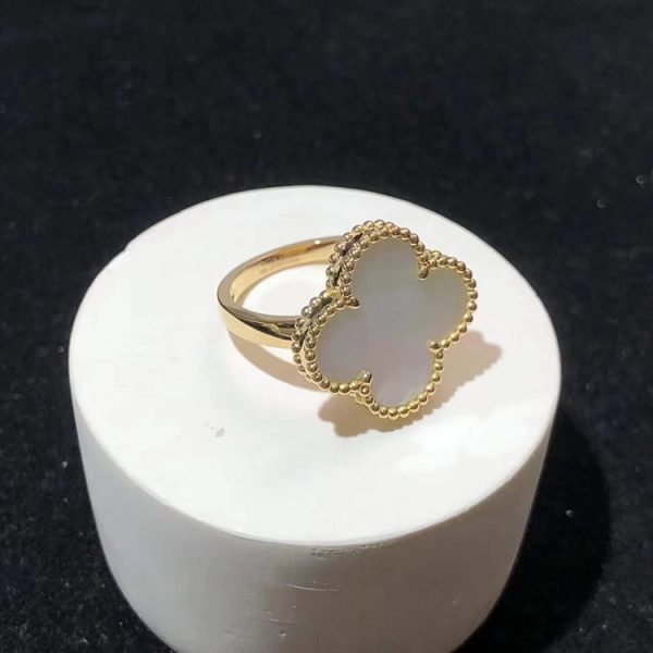 Nhẫn Van Cleef & Arpels Vintage Alhambra Khảm Xà Cừ Chế Tác Vàng 18K (2)