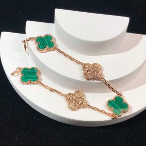 Vòng Tay Van Cleef & Arpels Vintage Alhambra Chế Tác Đá Quý Kim Cương Vàng Hồng 18K (2)