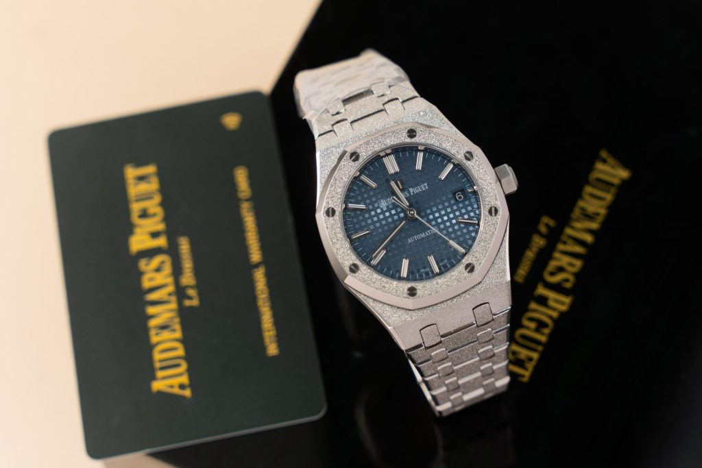 Đồng Hồ Audemars Piguet Royal Oak Frosted Gold Selfwinding 77353BC 34mm (5)