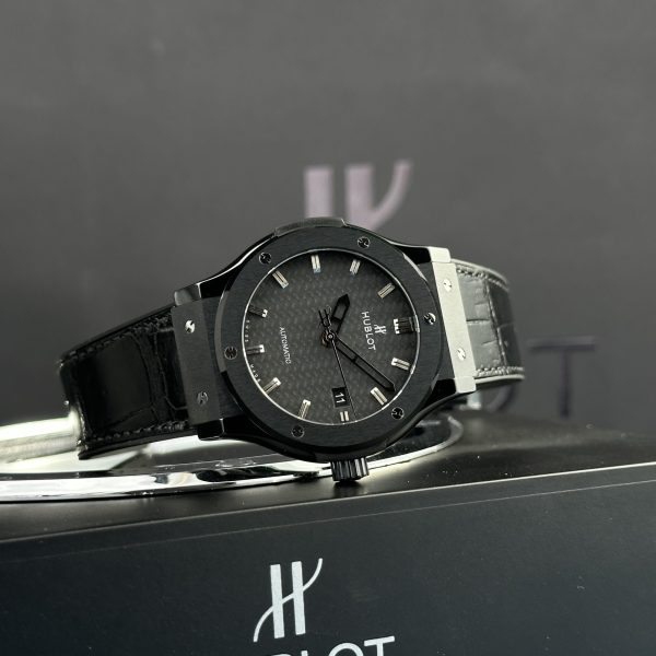 Đồng Hồ Hublot Classic Fusion Gốm Đen Mặt Carbon Tinh Chỉnh Máy SW300