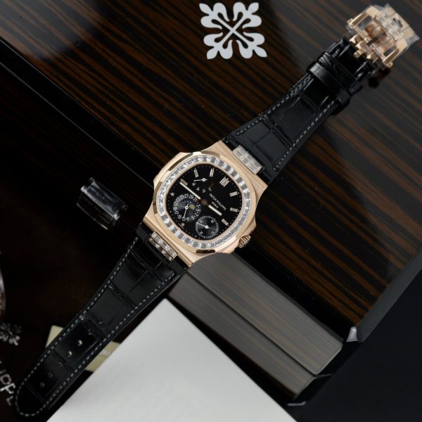 Đồng Hồ Patek Philippe Chế Tác Nautilus 5724R Đính Đá Màu Đen GRF 40mm (10)