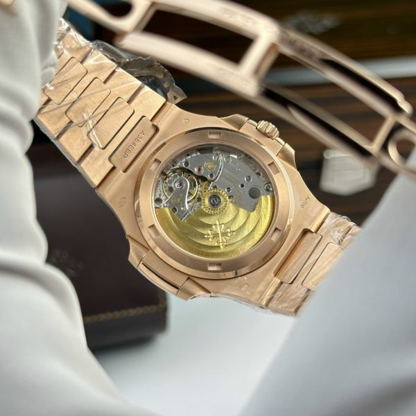 Đồng Hồ Patek Philippe Nautilus 5711 Bọc Vàng Tinh Chỉnh Thân Vỏ + Mặt Số + Máy Móc 40mm (1)