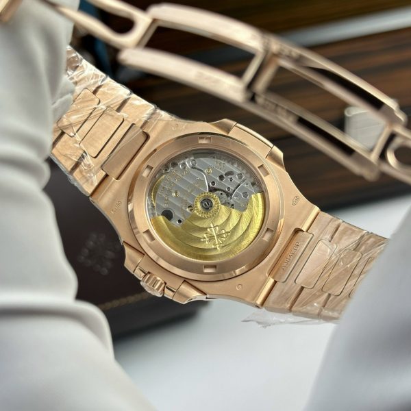 Đồng Hồ Patek Philippe Nautilus 5711 Bọc Vàng Tinh Chỉnh Thân Vỏ + Mặt Số + Máy Móc 40mm (1)