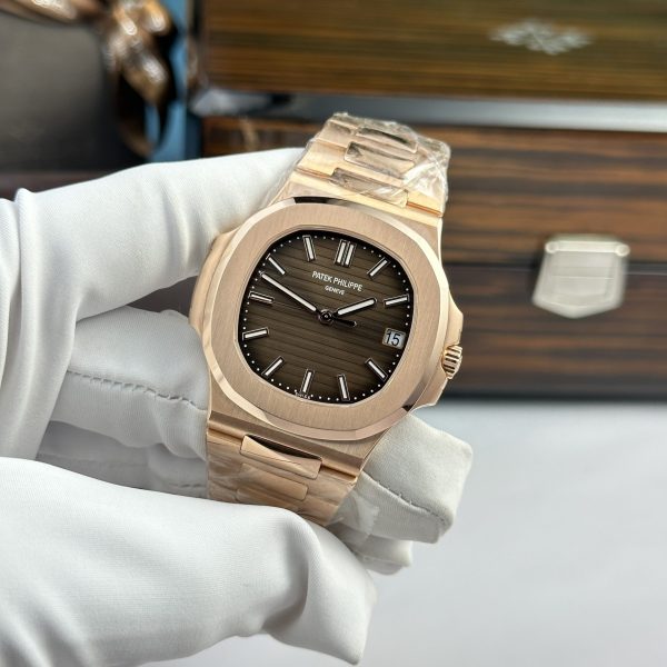 Đồng Hồ Patek Philippe Nautilus 5711 Bọc Vàng Tinh Chỉnh Thân Vỏ + Mặt Số + Máy Móc 40mm (1)