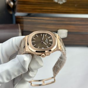 Đồng Hồ Patek Philippe Nautilus 5711 Bọc Vàng Tinh Chỉnh Thân Vỏ + Mặt Số + Máy Móc 40mm (1)