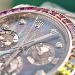 Đồng Hồ Rolex Daytona Rainbow Đính Kim Cương Tự Nhiên Bọc Vàng Mặt Khảm Trai 40mm (4)