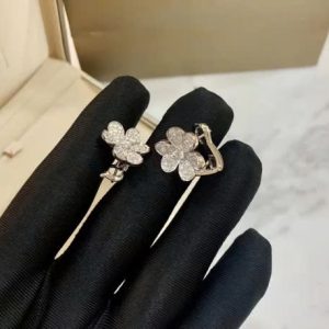 Bông Tai Van Cleef & Arpels Frivole Chế Tác Kim Cương Thiên Nhiên Vàng Trắng 18K (2)