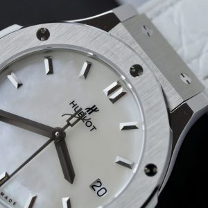 Đồng Hồ Hublot Nữ Mặt Xà Cừ Dây Cao Su Màu Trắng Máy Pin 33mm (5)