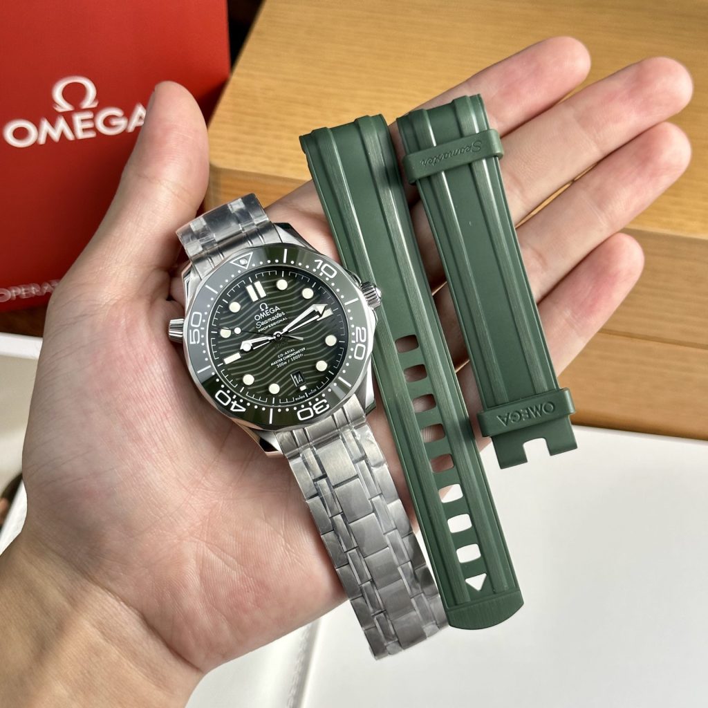 Đồng Hồ Omega Seamaster Diver 300M Master Chronometer Green Replica 11 (5)