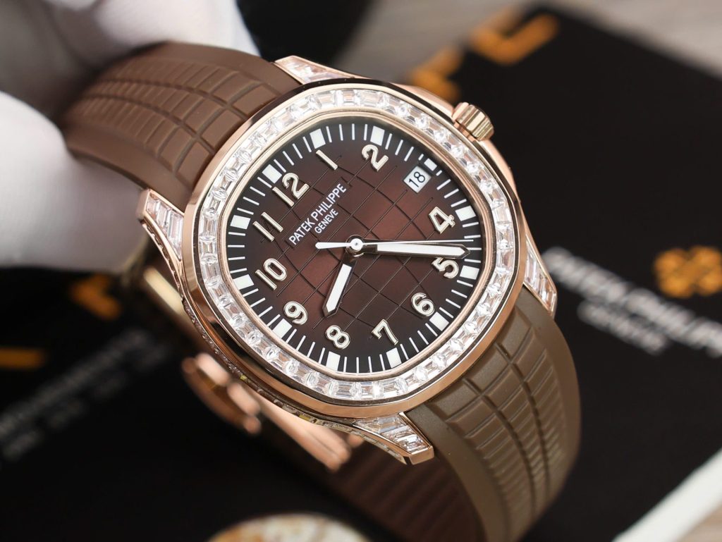 Đồng Hồ Patek Philippe Aquanaut 5167R Đính Đá Baguette GR Factory 40mm (12)